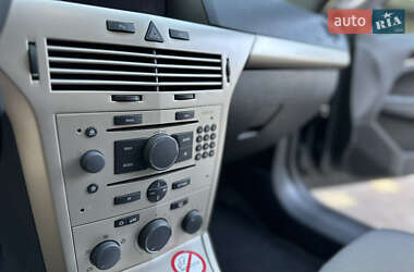 Универсал Opel Astra 2009 в 