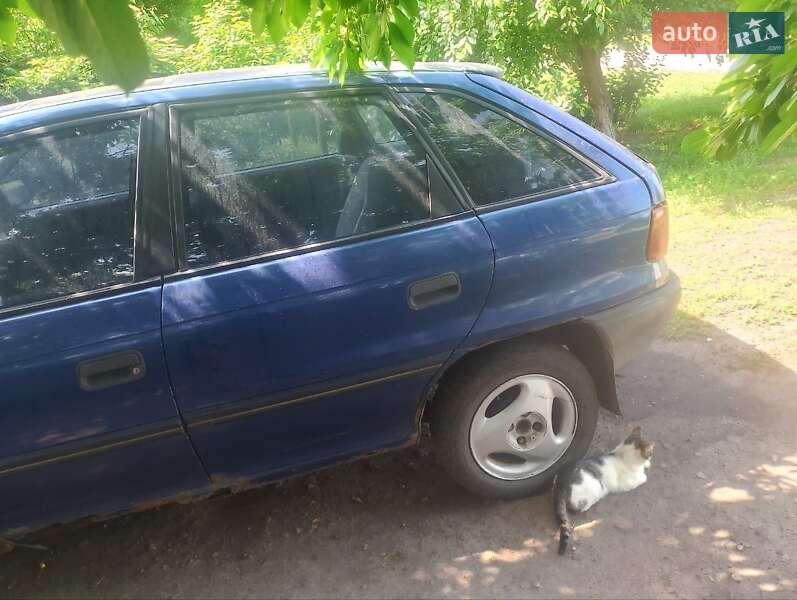 Хетчбек Opel Astra 1992 в Сумах