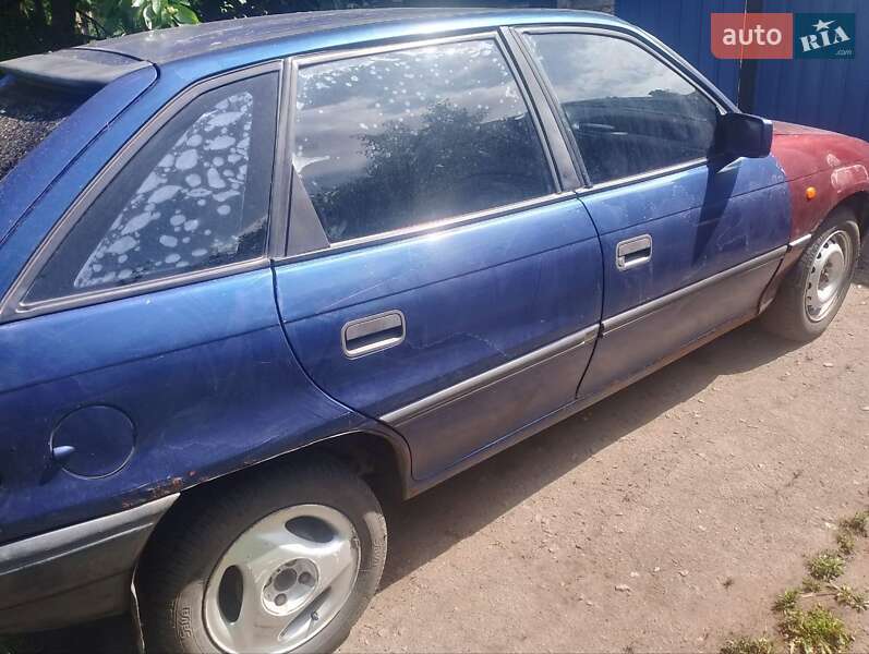 Хетчбек Opel Astra 1992 в Сумах