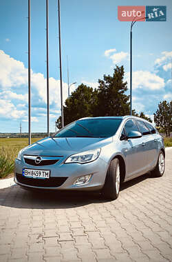 Opel Astra 2011 Opel Astra 2011