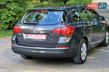 Универсал Opel Astra 2015 в Киеве