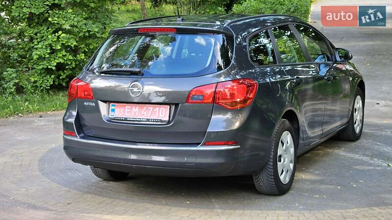 Универсал Opel Astra 2015 в Киеве
