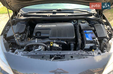 Универсал Opel Astra 2012 в 