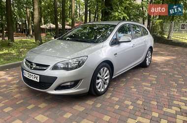 Универсал Opel Astra 2013 в Обухове
