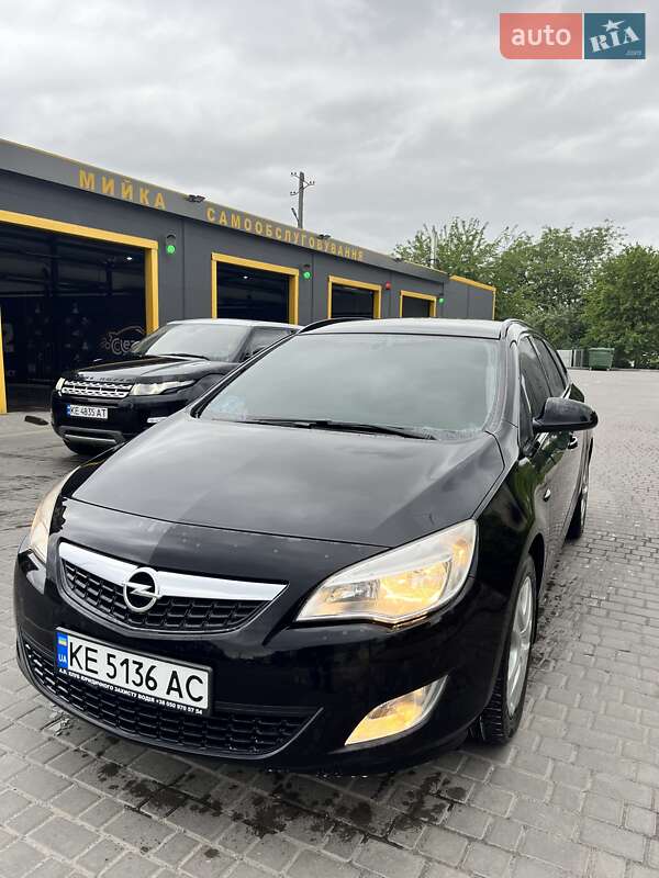 Opel Astra 2011
