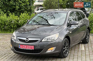 Универсал Opel Astra 2013 в 