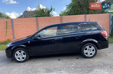 Универсал Opel Astra 2010 в 