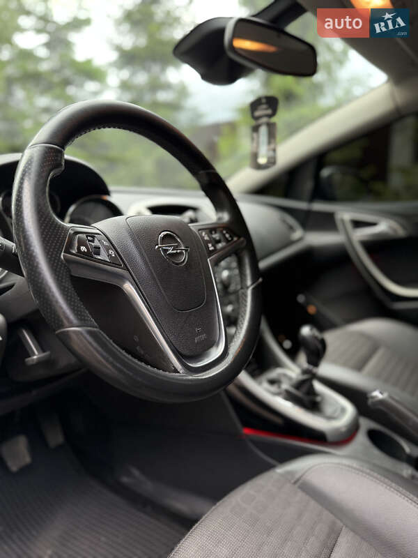 Хетчбек Opel Astra 2013 в Києві