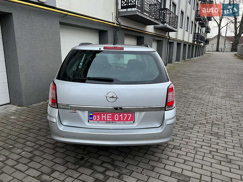 Універсал Opel Astra 2009 в Коломиї