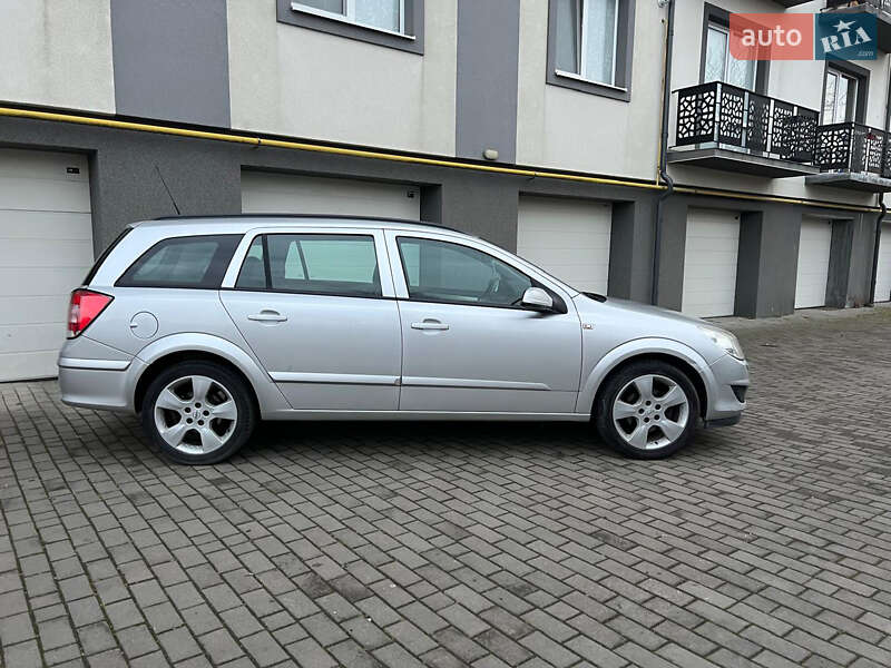 Універсал Opel Astra 2009 в Коломиї