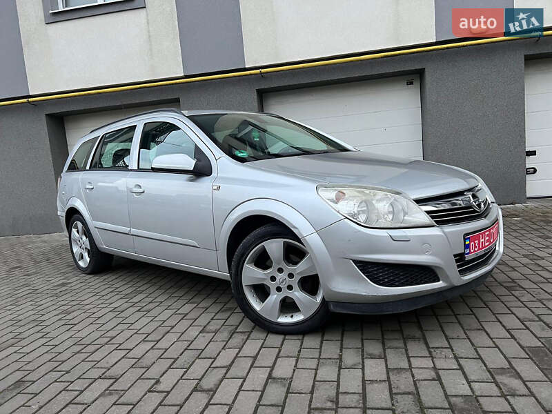 Універсал Opel Astra 2009 в Коломиї