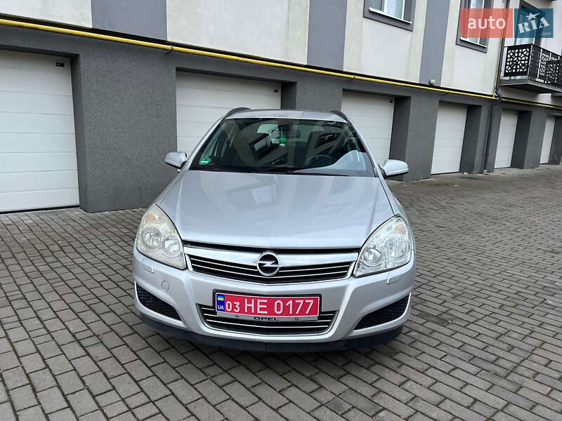 Універсал Opel Astra 2009 в Коломиї