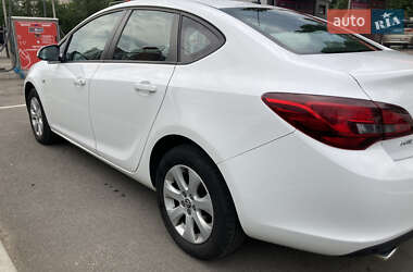 Седан Opel Astra 2020 в 