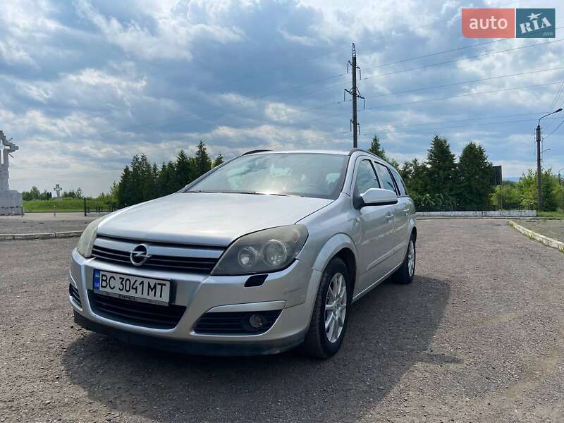 Універсал Opel Astra 2004 в Дрогобичі