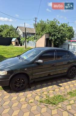 Хэтчбек Opel Astra 2001 в 