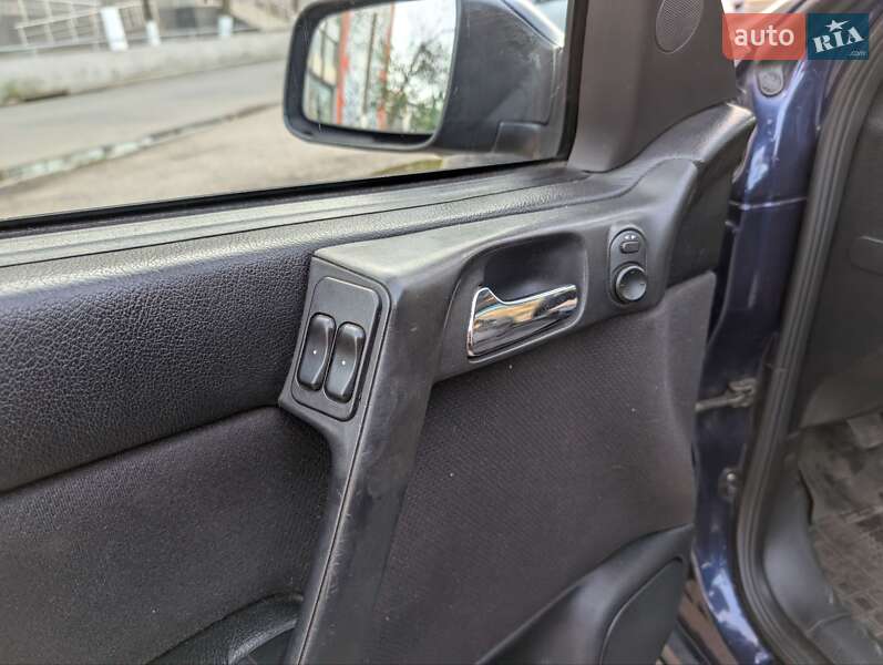 Хэтчбек Opel Astra 2000 в Харькове