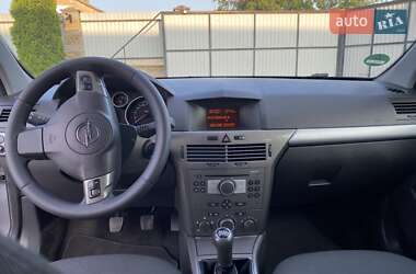 Универсал Opel Astra 2005 в 