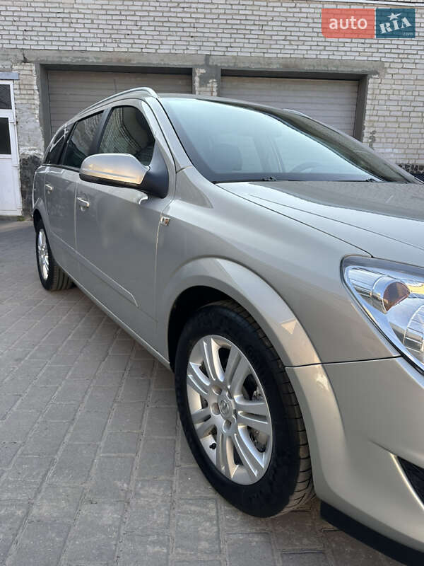 Універсал Opel Astra 2007 в Львові