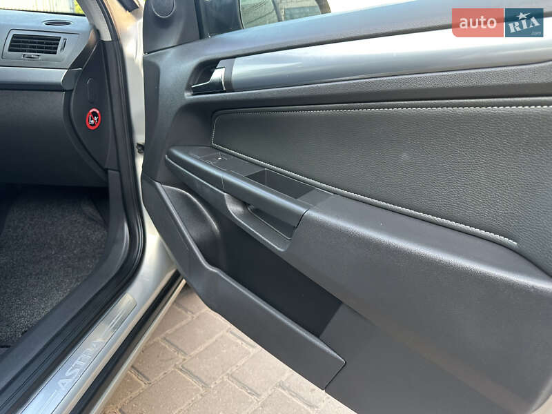 Універсал Opel Astra 2007 в Львові