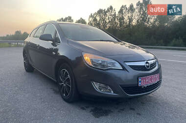 Універсал Opel Astra 2011 в Ковелі