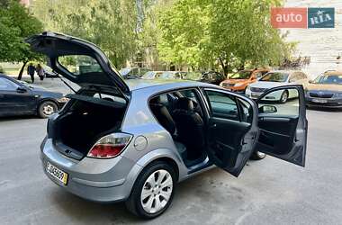 Хетчбек Opel Astra 2009 в 