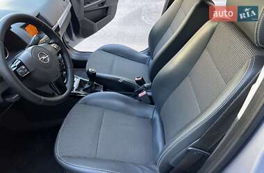 Хетчбек Opel Astra 2009 в 