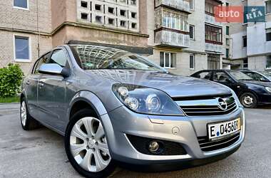 Хетчбек Opel Astra 2009 в 