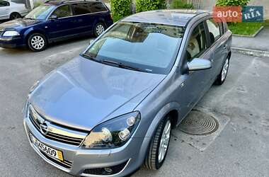 Хетчбек Opel Astra 2009 в 
