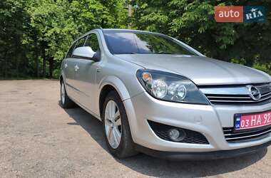 Универсал Opel Astra 2010 в 