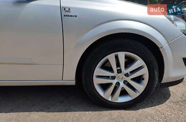 Универсал Opel Astra 2010 в 