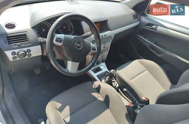 Универсал Opel Astra 2010 в 