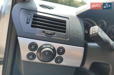 Универсал Opel Astra 2010 в 