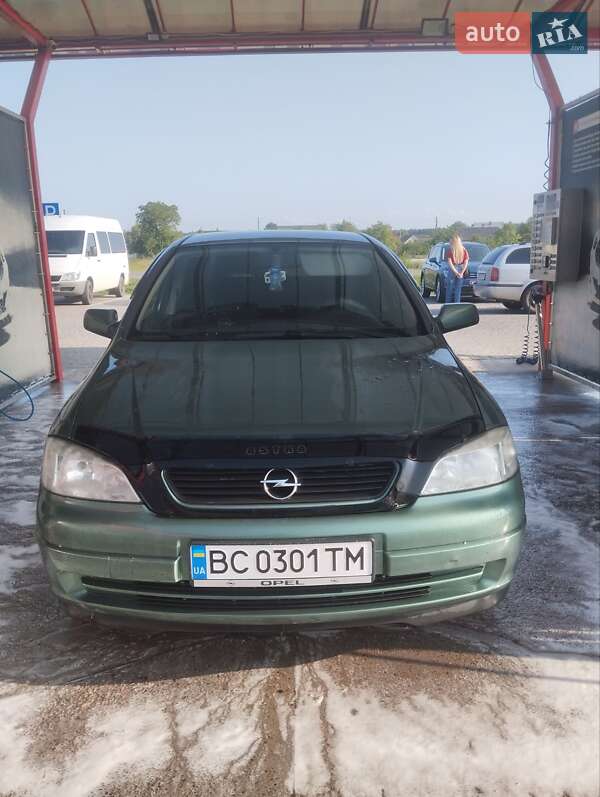 Седан Opel Astra 2006 в Яворові