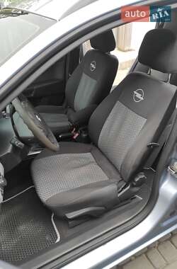 Универсал Opel Astra 2006 в 