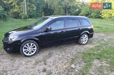 Універсал Opel Astra 2010 в Надвірній