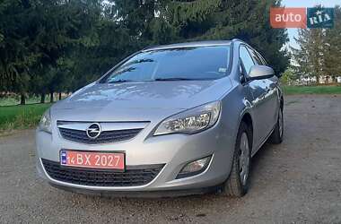 Универсал Opel Astra 2011 в 
