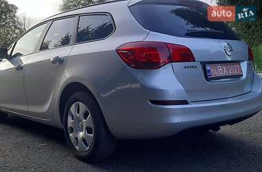 Универсал Opel Astra 2011 в 