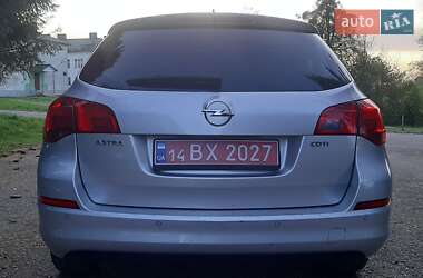 Универсал Opel Astra 2011 в 