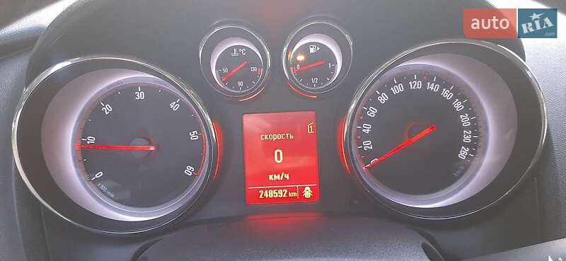 Универсал Opel Astra 2011 в Стрые