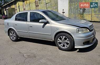 Седан Opel Astra 2005 в 