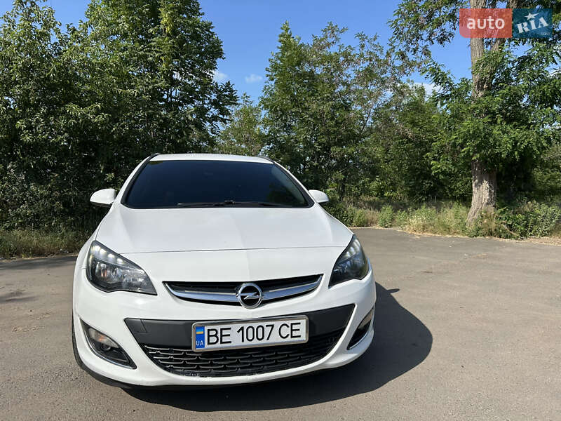 Універсал Opel Astra 2012 в Первомайську