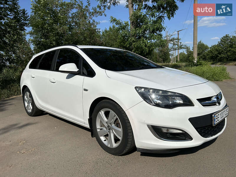 Універсал Opel Astra 2012 в Первомайську