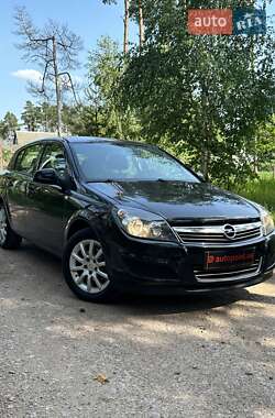 Хэтчбек Opel Astra 2012 в Белогородке