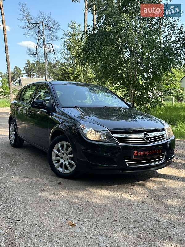 Opel Astra 2012