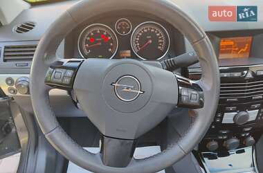 Хэтчбек Opel Astra 2009 в 