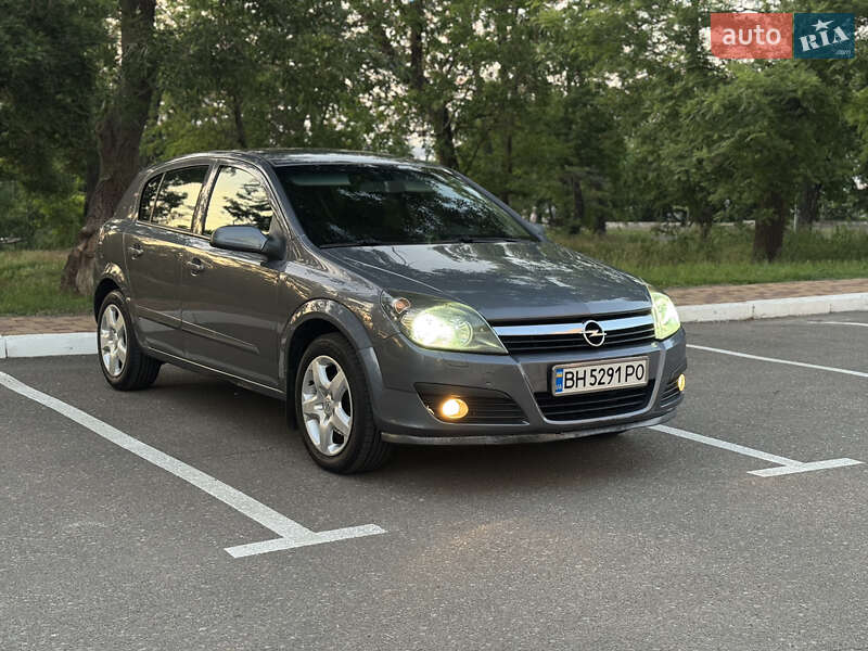 Хетчбек Opel Astra 2006 в 