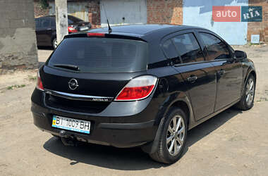 Хэтчбек Opel Astra 2006 в 
