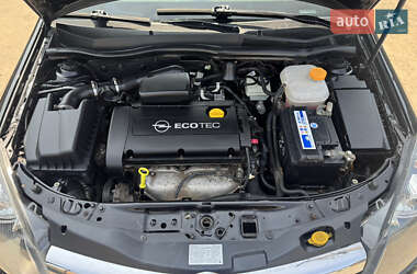 Хэтчбек Opel Astra 2006 в 