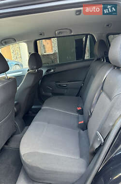 Универсал Opel Astra 2010 в 