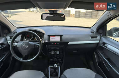 Универсал Opel Astra 2010 в 